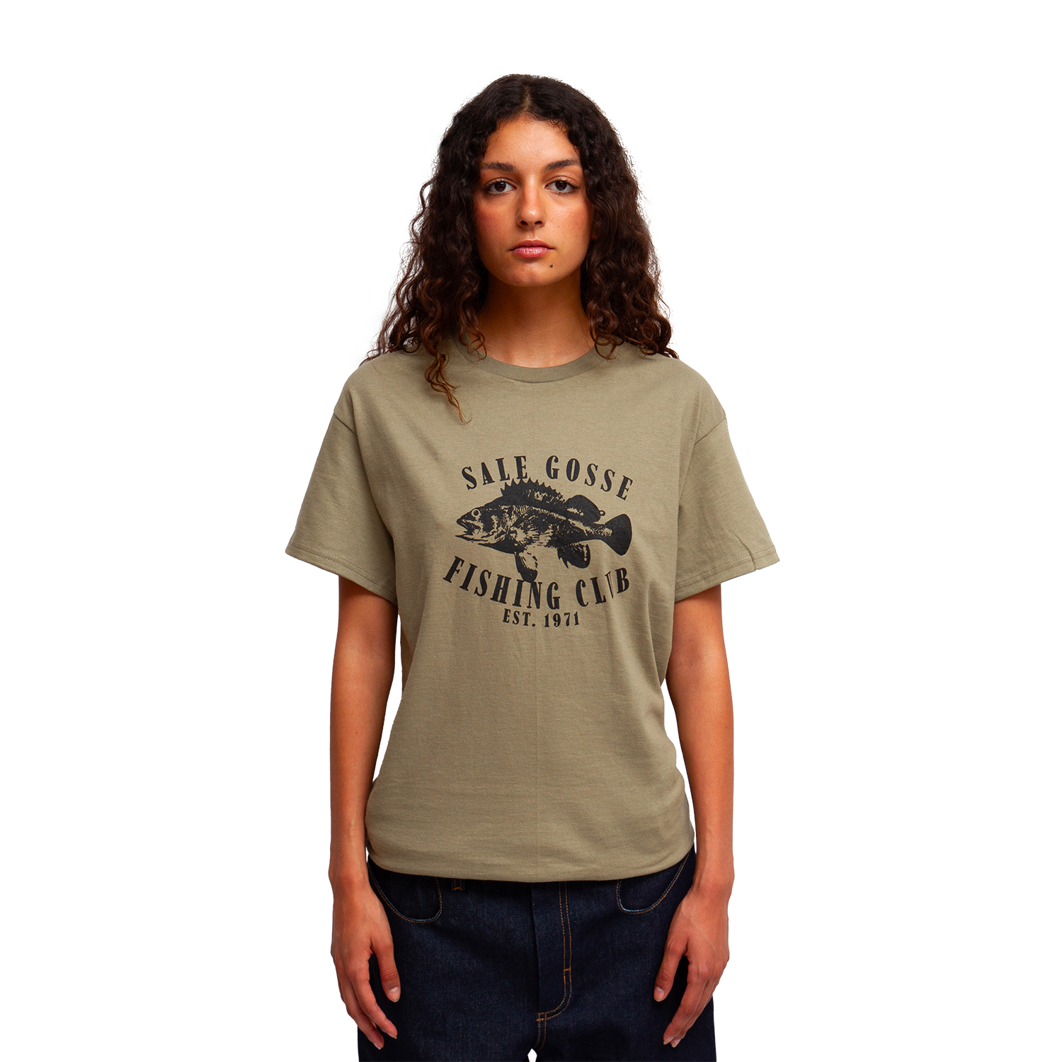 t-shirt Sale Gosse Fishing Club en coton bio, sérigraphié en France, au style pêche vintage, workwear et durable.