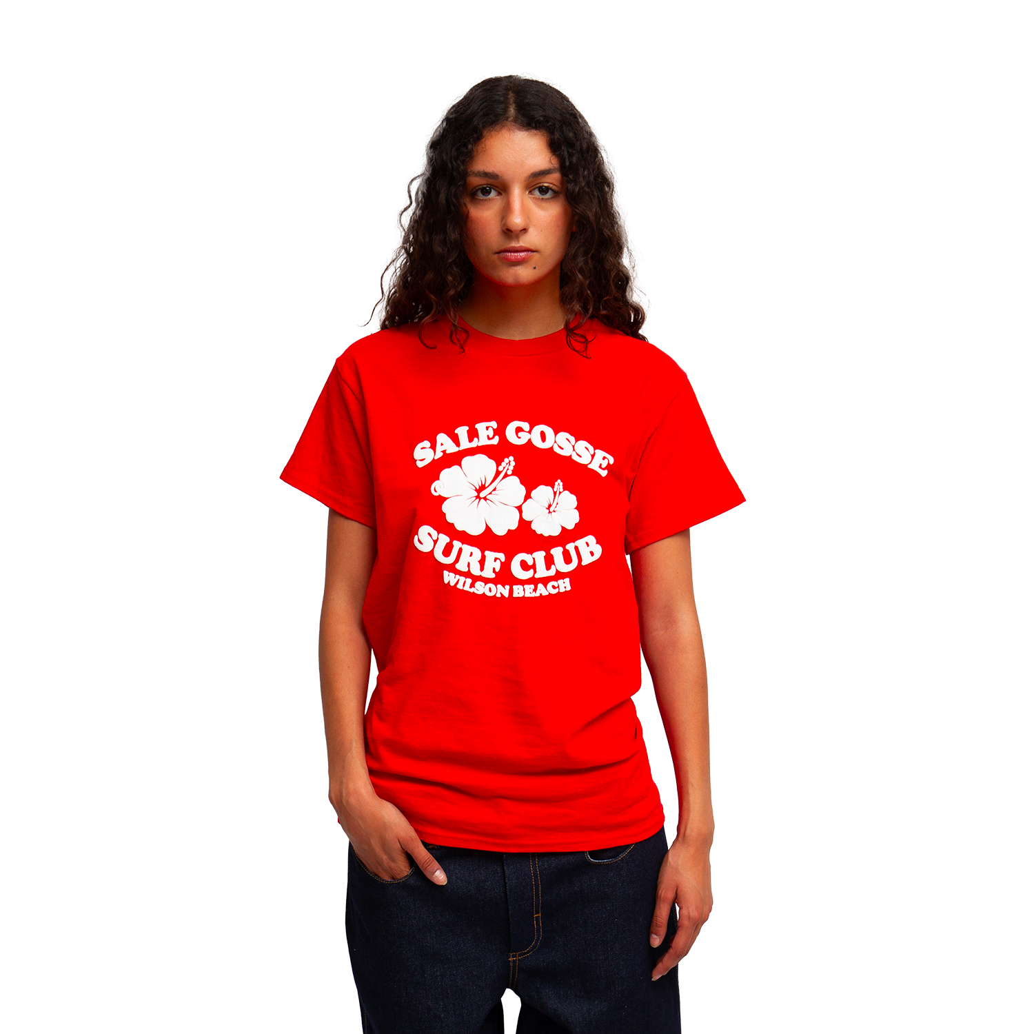 T-shirt rouge Sale Gosse Surf Club Wilson Beach en coton bio, sérigraphié en France, inspiré des Beach Boys et du surf vintage et du rock psychédélique 